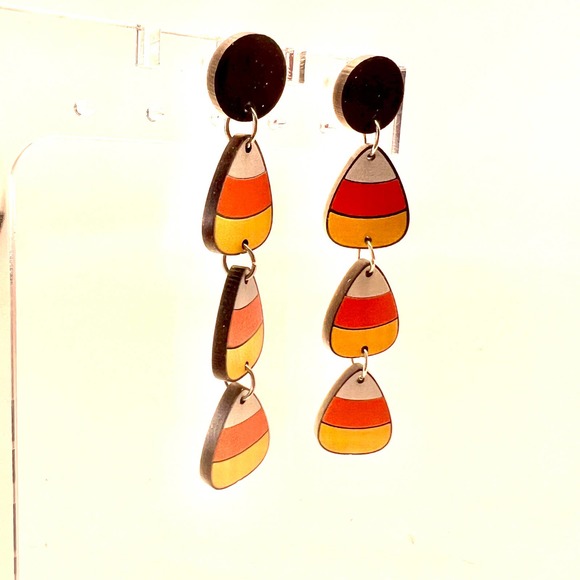 Candy Corn Earrings - Halloween Earrings - Chain Earrings - Halloween Candy - Picture 2 of 8